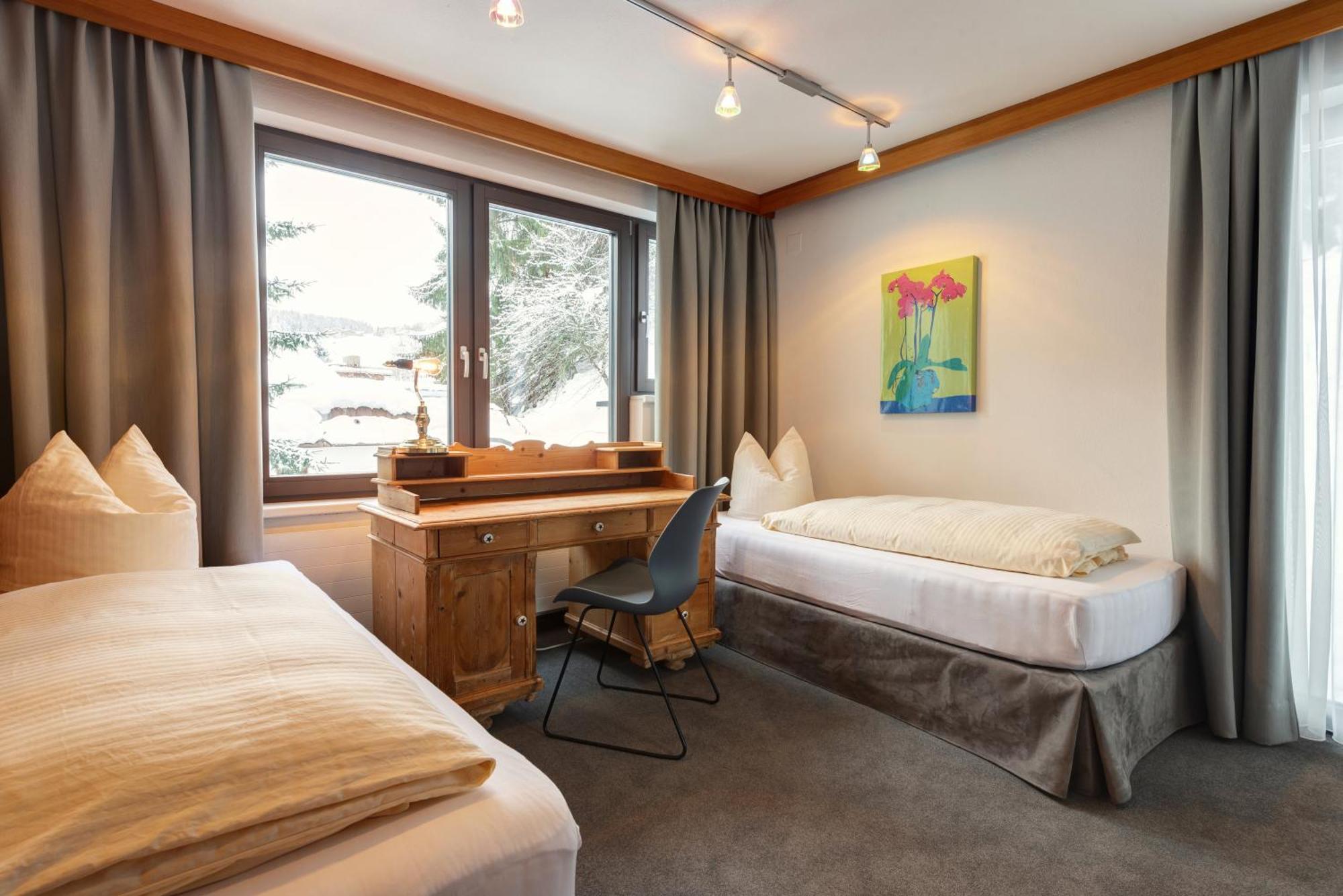 Hotel Pension Kirchplatz ซังคท์อันทอนอัมอาร์ลแบร์ก ห้อง รูปภาพ