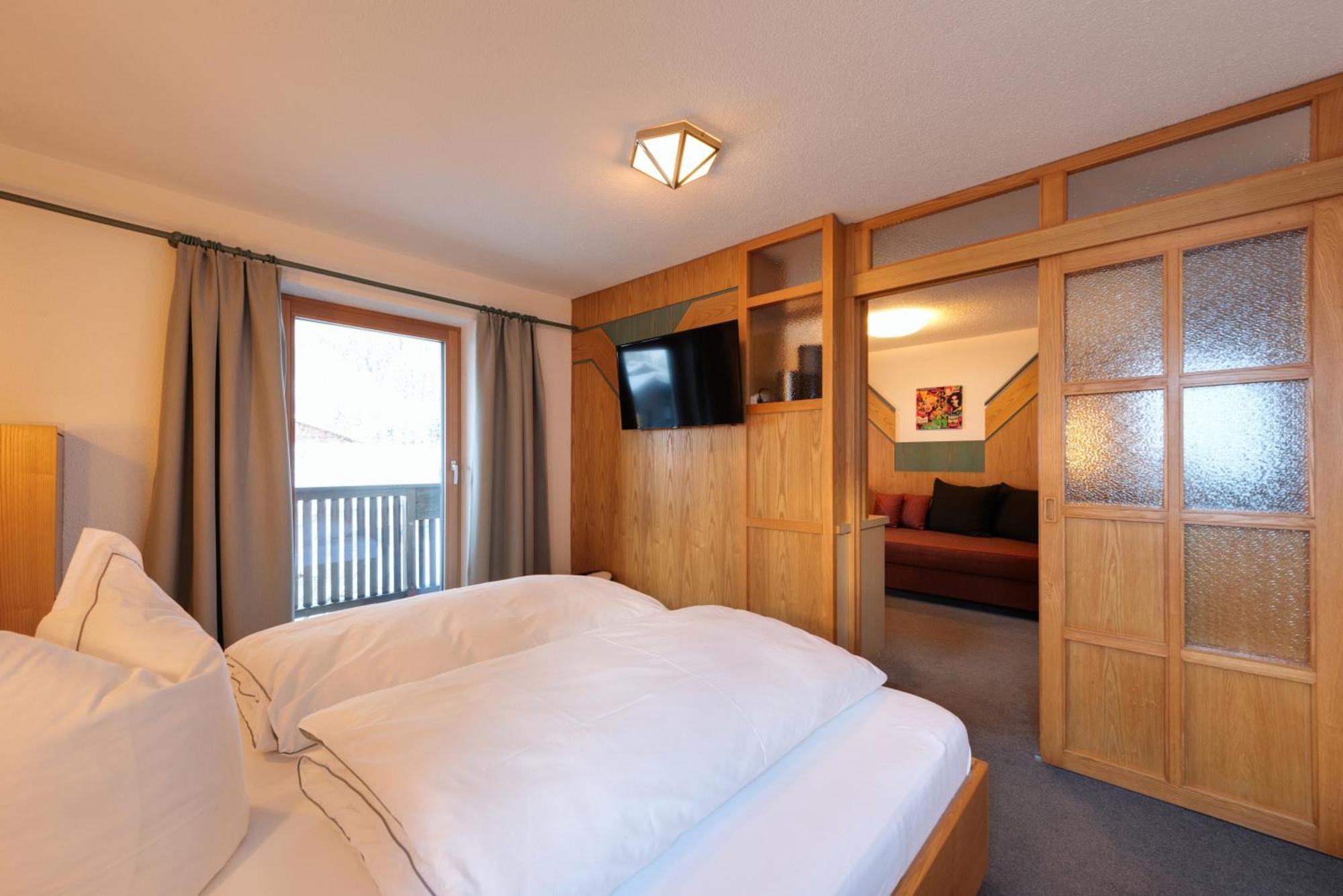 Hotel Pension Kirchplatz ซังคท์อันทอนอัมอาร์ลแบร์ก ห้อง รูปภาพ