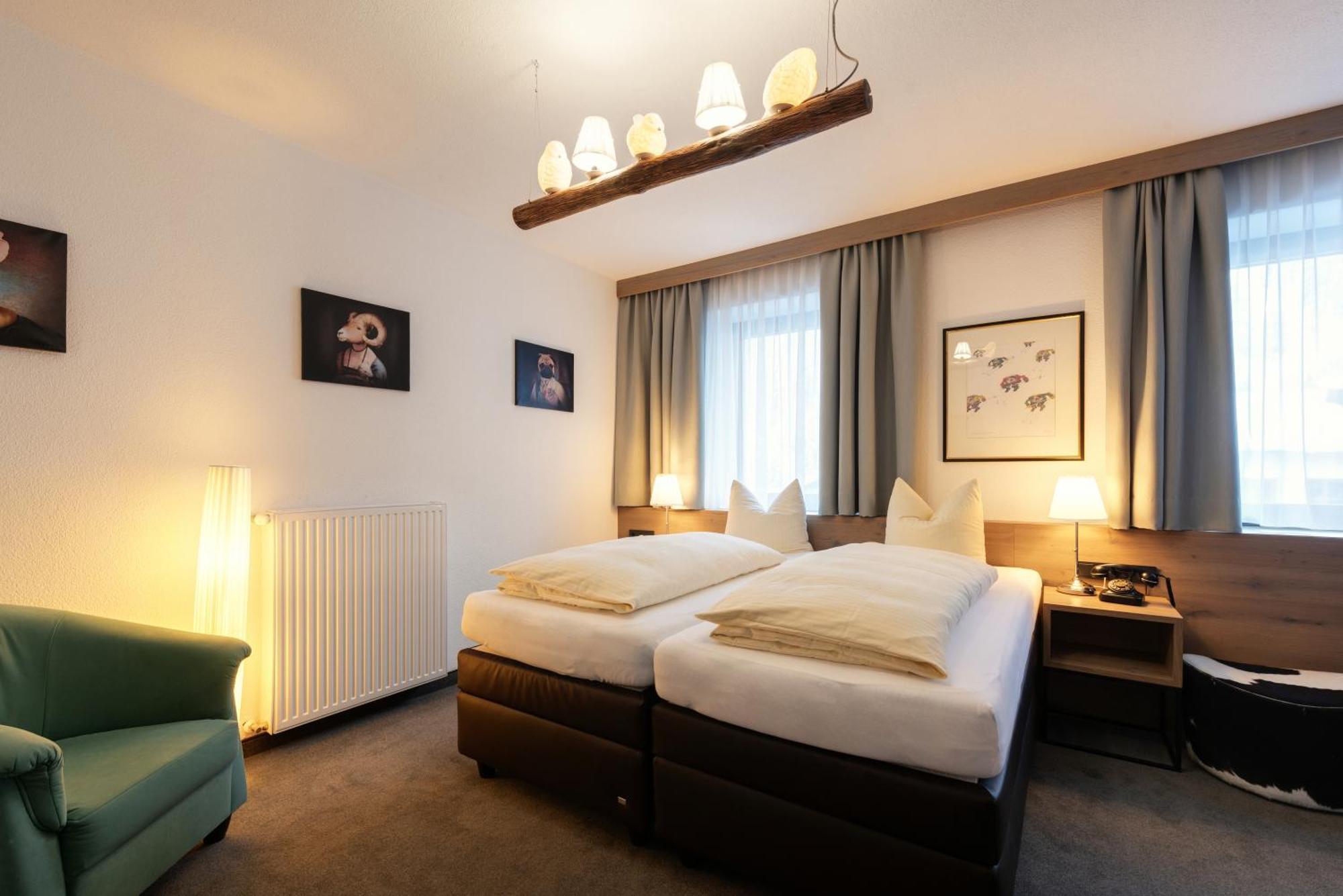 Hotel Pension Kirchplatz ซังคท์อันทอนอัมอาร์ลแบร์ก ห้อง รูปภาพ