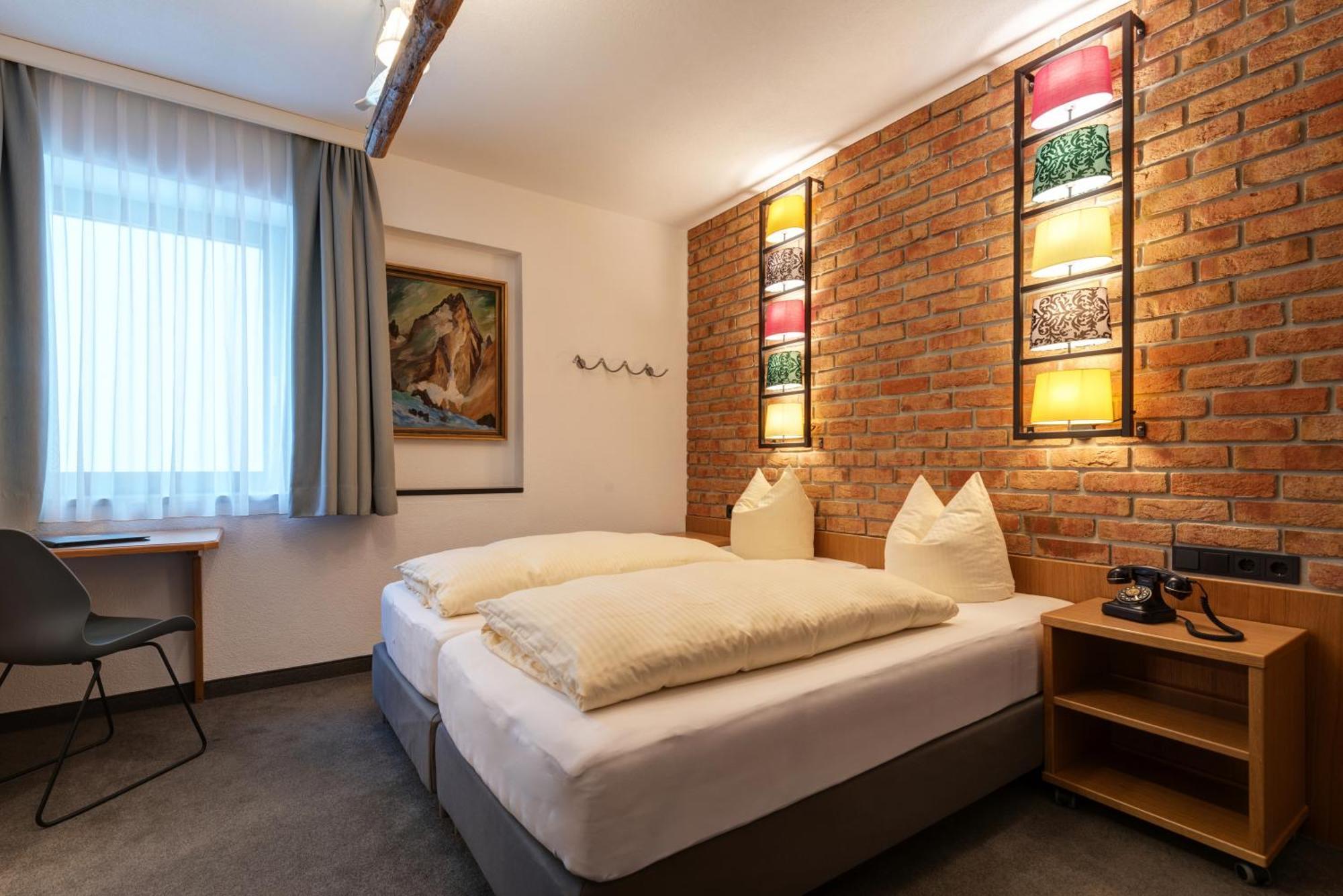 Hotel Pension Kirchplatz ซังคท์อันทอนอัมอาร์ลแบร์ก ห้อง รูปภาพ