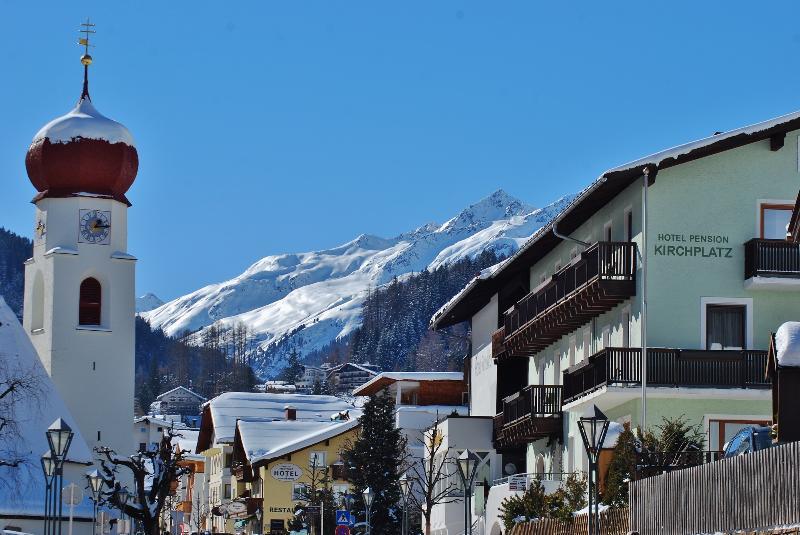 Hotel Pension Kirchplatz ซังคท์อันทอนอัมอาร์ลแบร์ก ภายนอก รูปภาพ